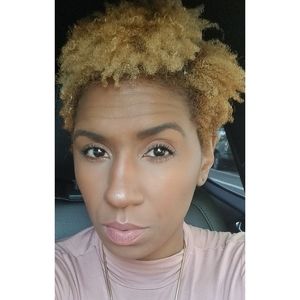 Meet your Posher, Tia